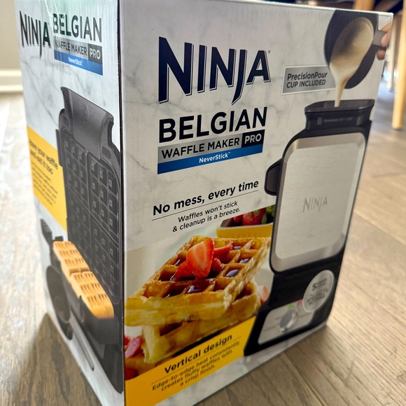 New! 🧇🧇🍯 NINJA Belgian Waffle Maker PRO NeverStick - Picture 1 of 3